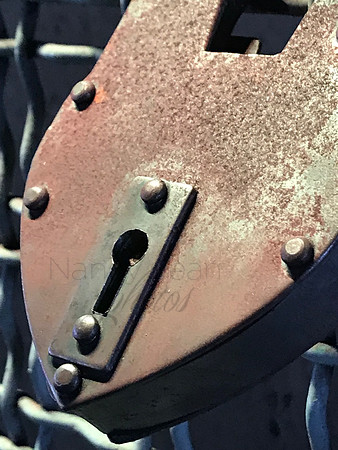 Rusted lock_2c533